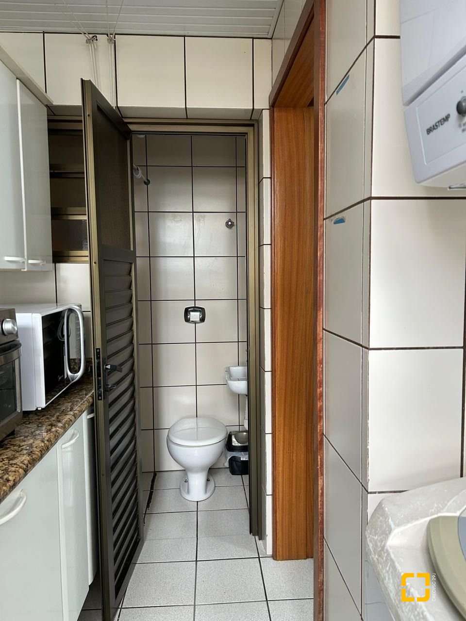 Apartamento com 208m², 5 quartos (sendo 1 suíte), 2 garagens, no bairro Agronômica em Florianópolis