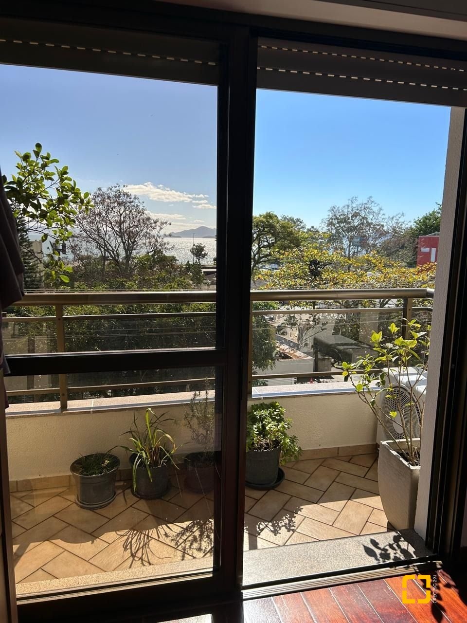 Apartamento com 208m², 5 quartos (sendo 1 suíte), 2 garagens, no bairro Agronômica em Florianópolis