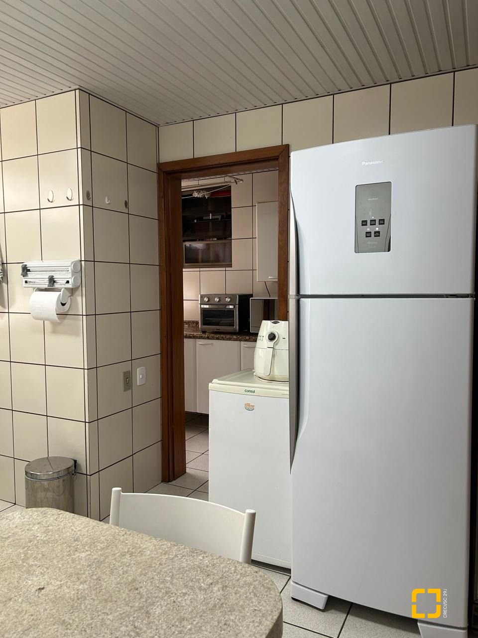 Apartamento com 208m², 5 quartos (sendo 1 suíte), 2 garagens, no bairro Agronômica em Florianópolis