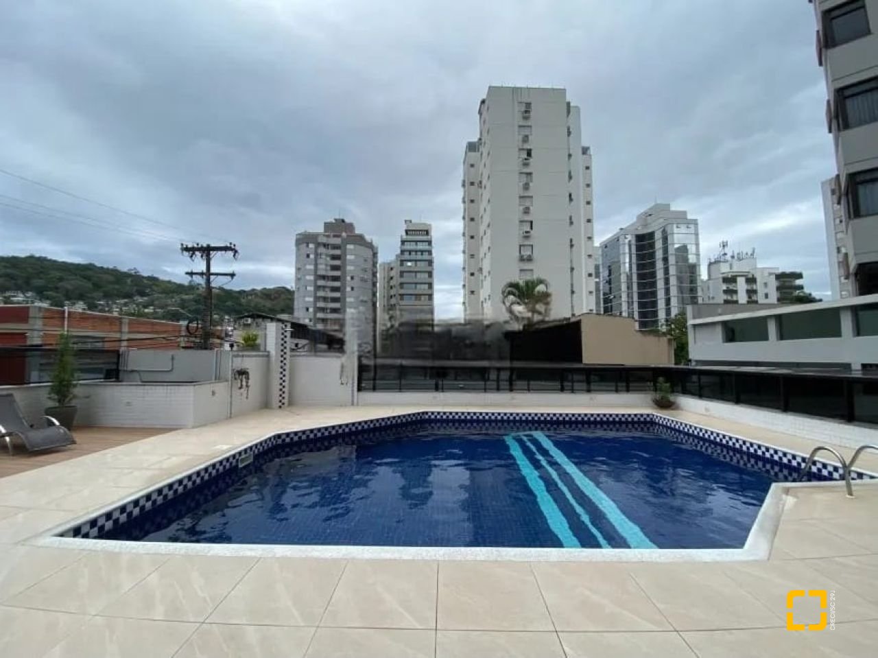 Apartamento com 157m², 6 quartos (sendo 3 suítes), 2 garagens, no bairro Centro em Florianópolis