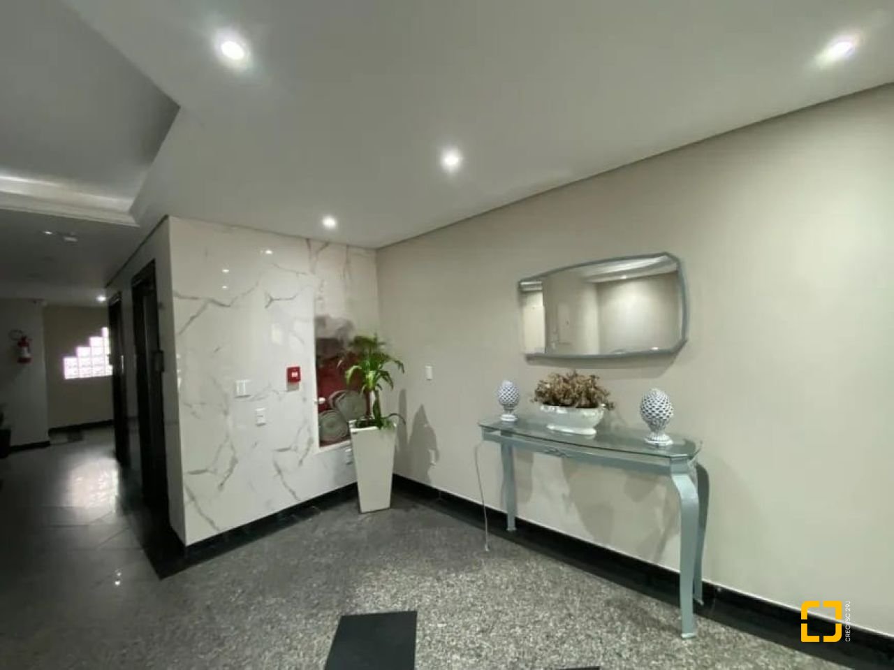 Apartamento com 157m², 6 quartos (sendo 3 suítes), 2 garagens, no bairro Centro em Florianópolis