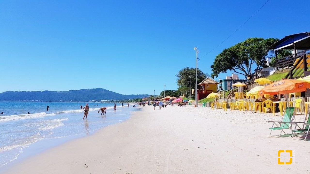 Terreno com 517m², no bairro Canasvieiras em Florianópolis