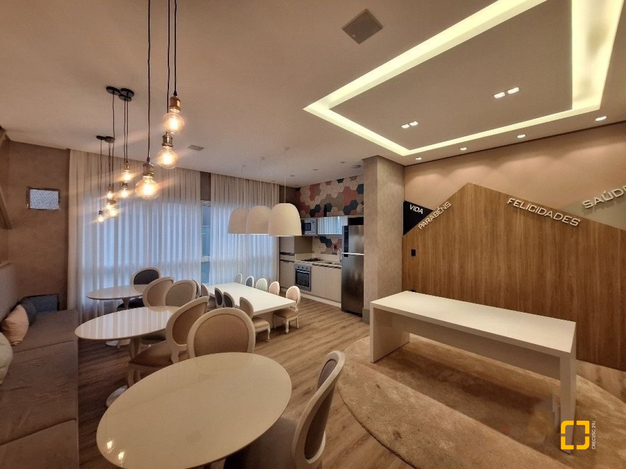 Apartamento com 107m², 3 quartos (sendo 1 suíte), 2 garagens, no bairro Campinas em São José