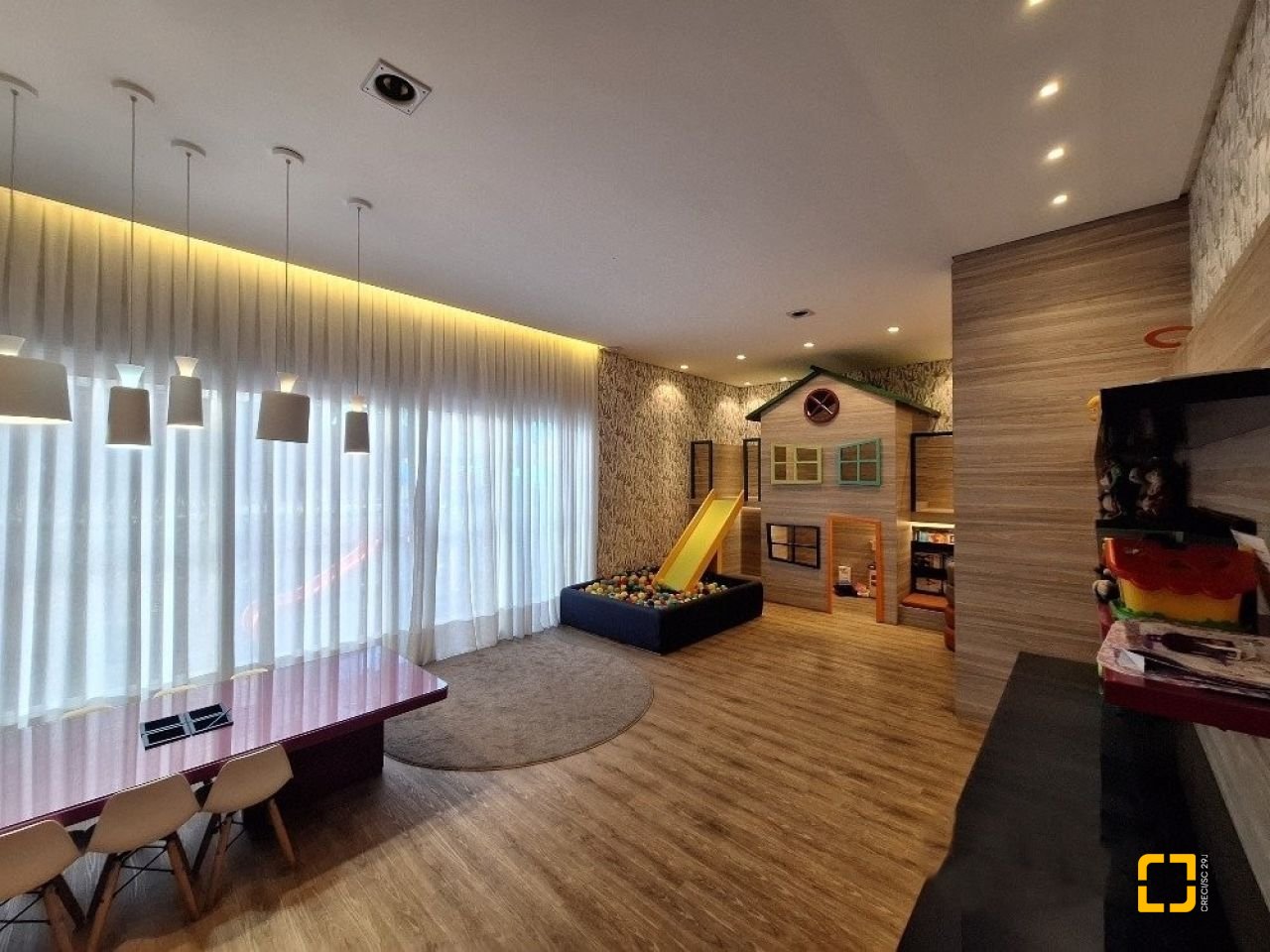 Apartamento com 107m², 3 quartos (sendo 1 suíte), 2 garagens, no bairro Campinas em São José