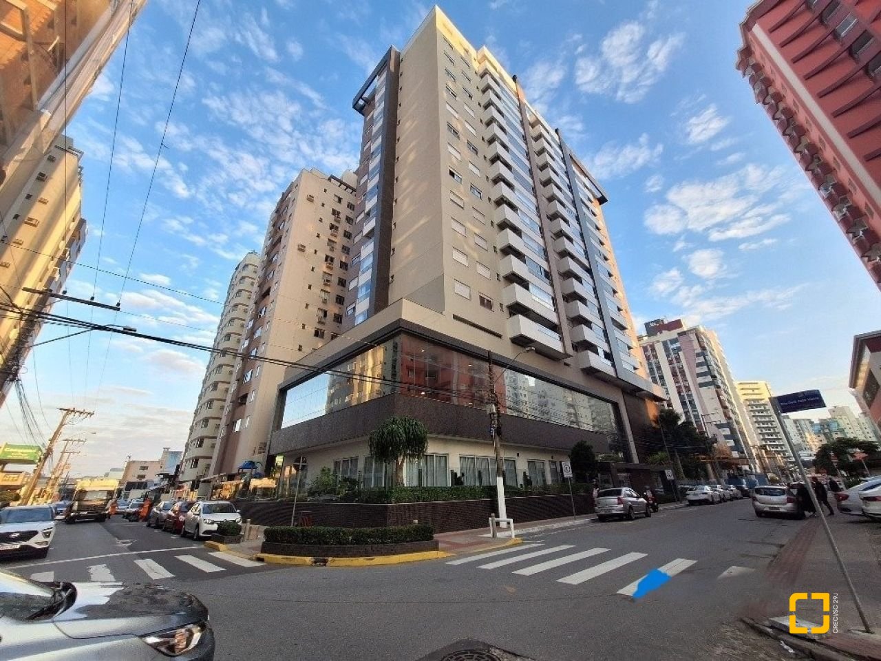 Apartamento com 107m², 3 quartos (sendo 1 suíte), 2 garagens, no bairro Campinas em São José