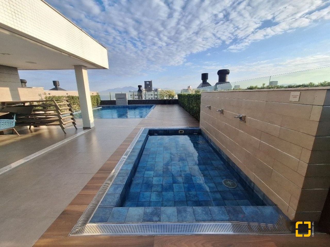 Apartamento com 107m², 3 quartos (sendo 1 suíte), 2 garagens, no bairro Campinas em São José