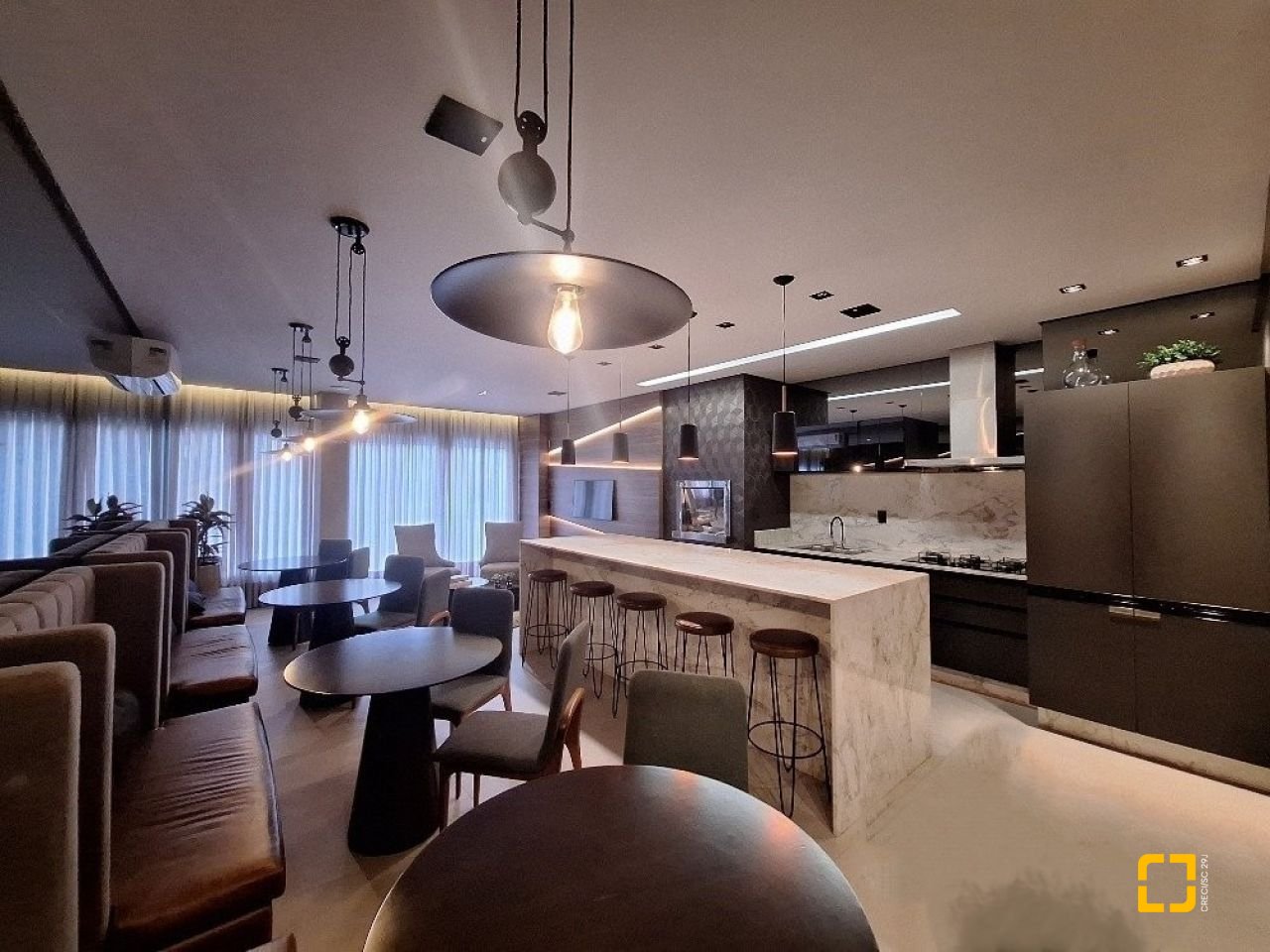 Apartamento com 107m², 3 quartos (sendo 1 suíte), 2 garagens, no bairro Campinas em São José