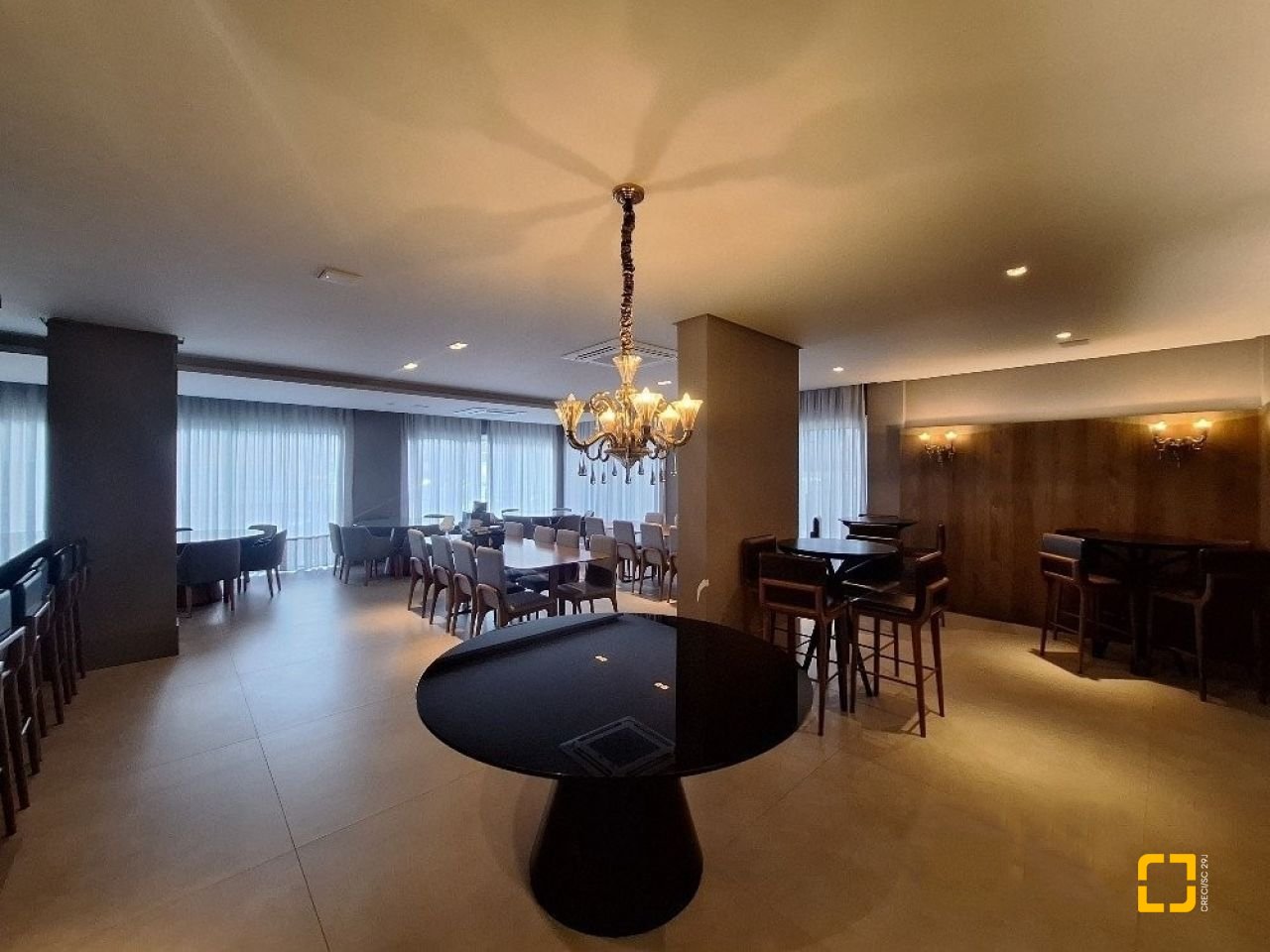 Apartamento com 107m², 3 quartos (sendo 1 suíte), 2 garagens, no bairro Campinas em São José