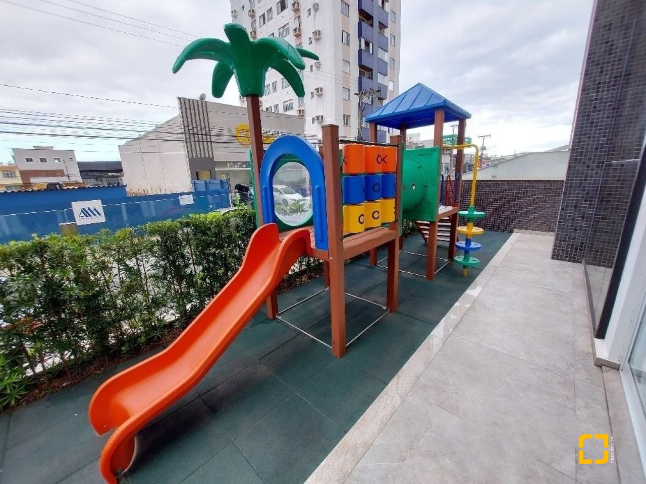 Apartamento com 107m², 3 quartos (sendo 1 suíte), 2 garagens, no bairro Campinas em São José