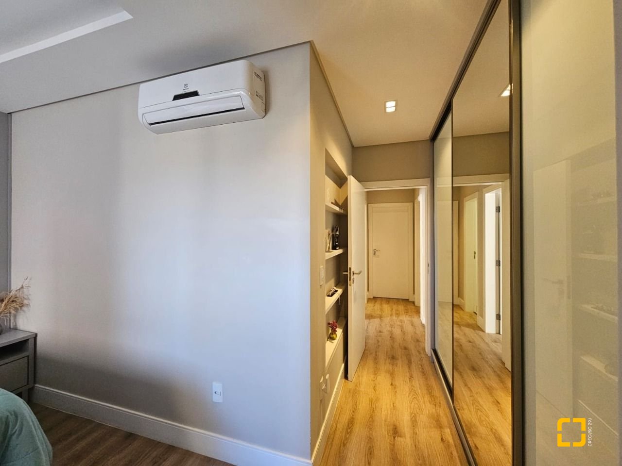Apartamento com 107m², 3 quartos (sendo 1 suíte), 2 garagens, no bairro Campinas em São José