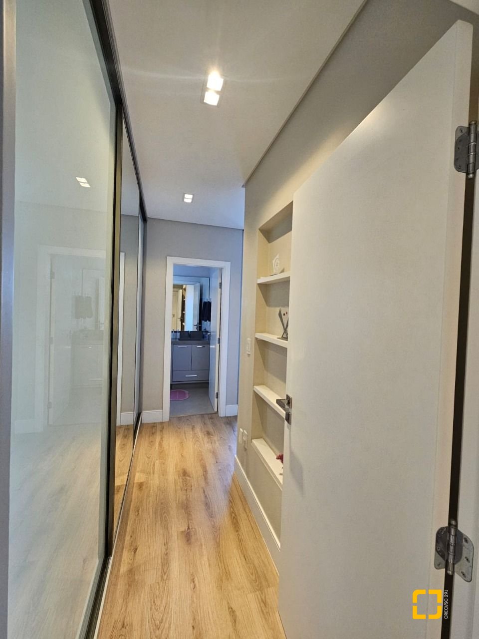 Apartamento com 107m², 3 quartos (sendo 1 suíte), 2 garagens, no bairro Campinas em São José