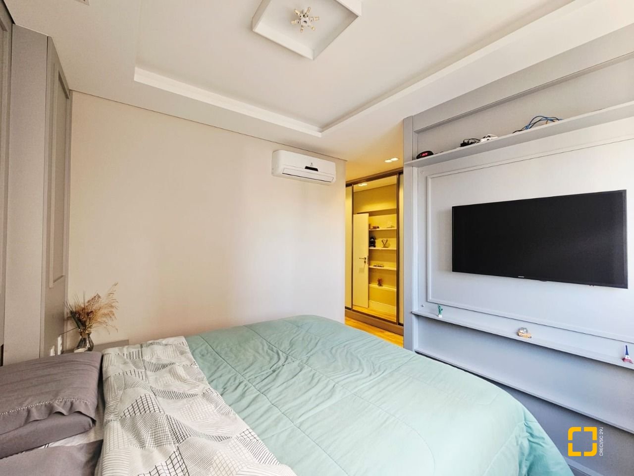 Apartamento com 107m², 3 quartos (sendo 1 suíte), 2 garagens, no bairro Campinas em São José
