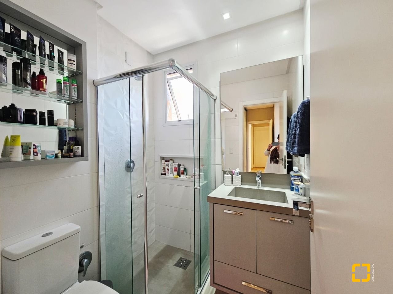 Apartamento com 107m², 3 quartos (sendo 1 suíte), 2 garagens, no bairro Campinas em São José