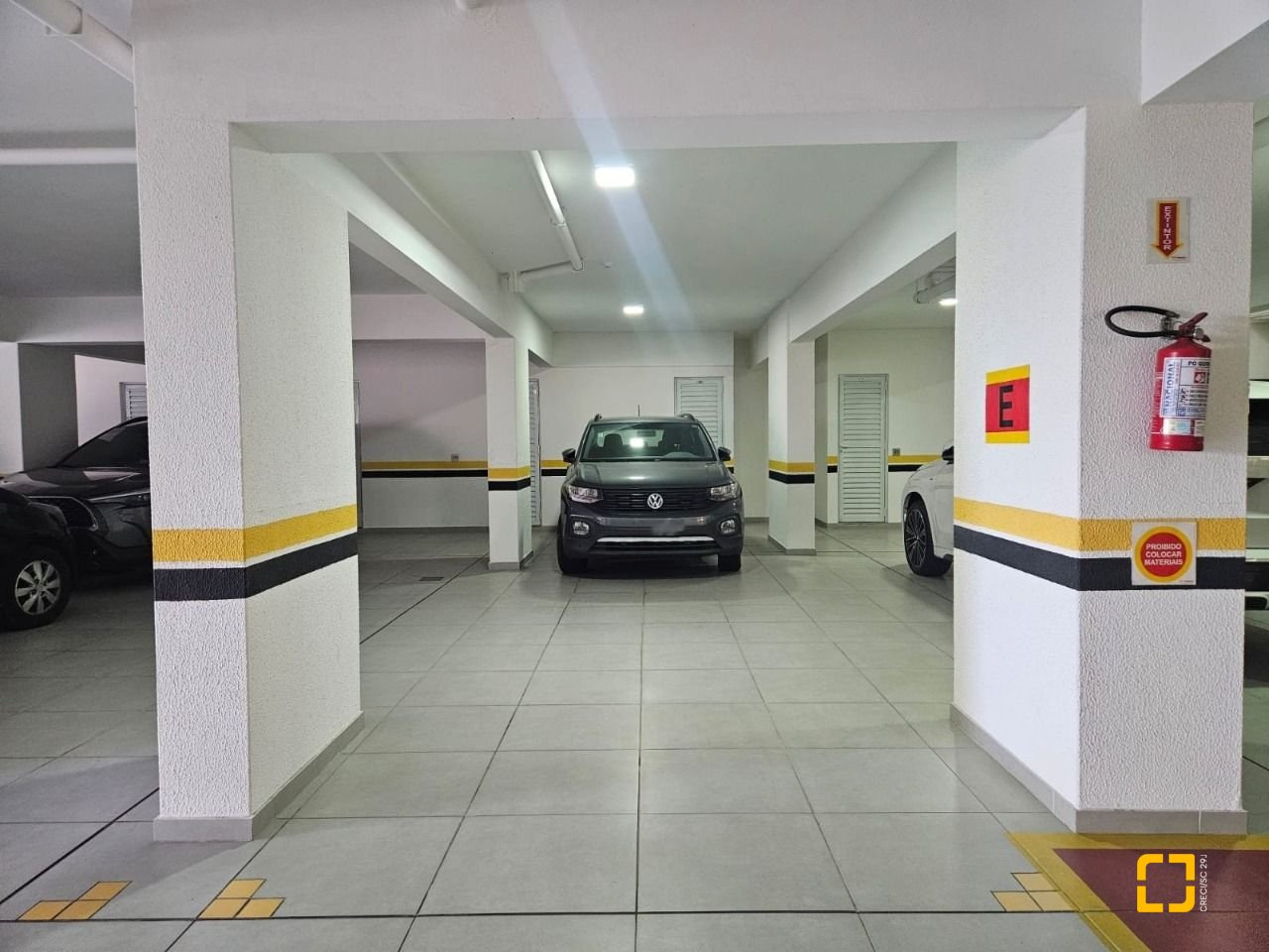 Apartamento com 107m², 3 quartos (sendo 1 suíte), 2 garagens, no bairro Campinas em São José