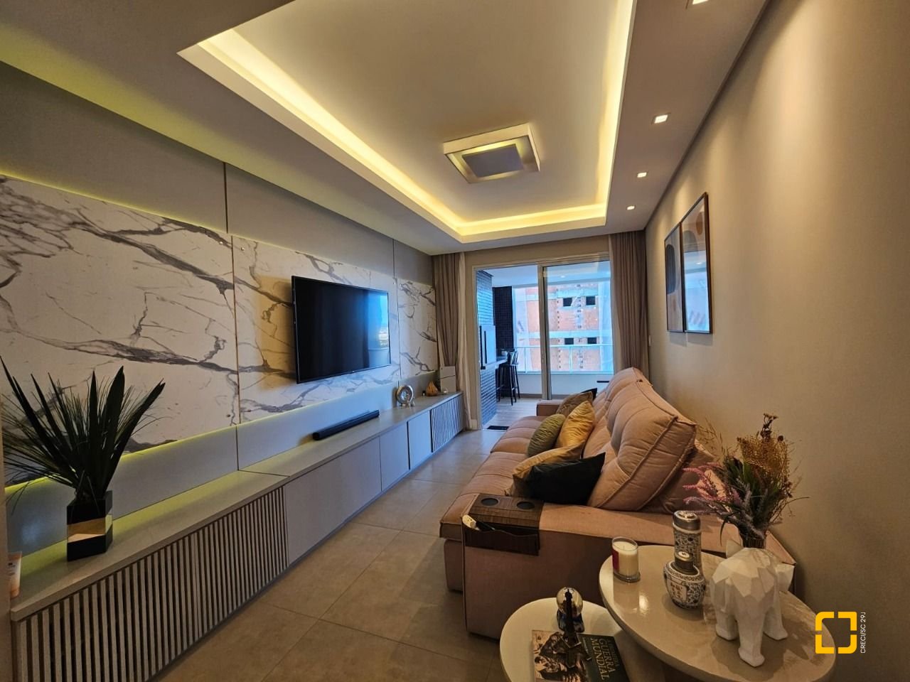 Apartamento com 107m², 3 quartos (sendo 1 suíte), 2 garagens, no bairro Campinas em São José