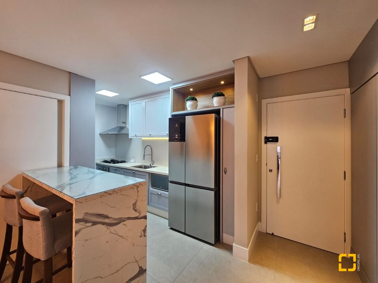 Apartamento com 107m², 3 quartos (sendo 1 suíte), 2 garagens, no bairro Campinas em São José
