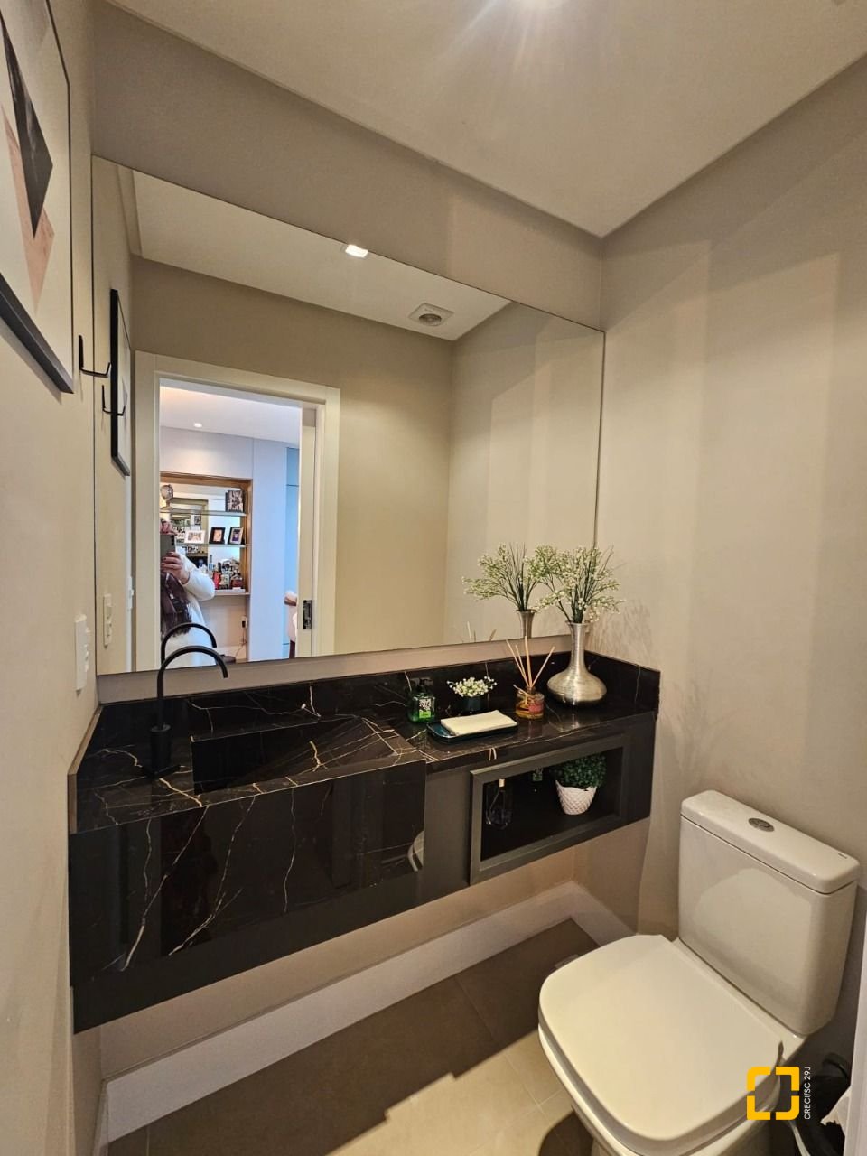 Apartamento com 107m², 3 quartos (sendo 1 suíte), 2 garagens, no bairro Campinas em São José