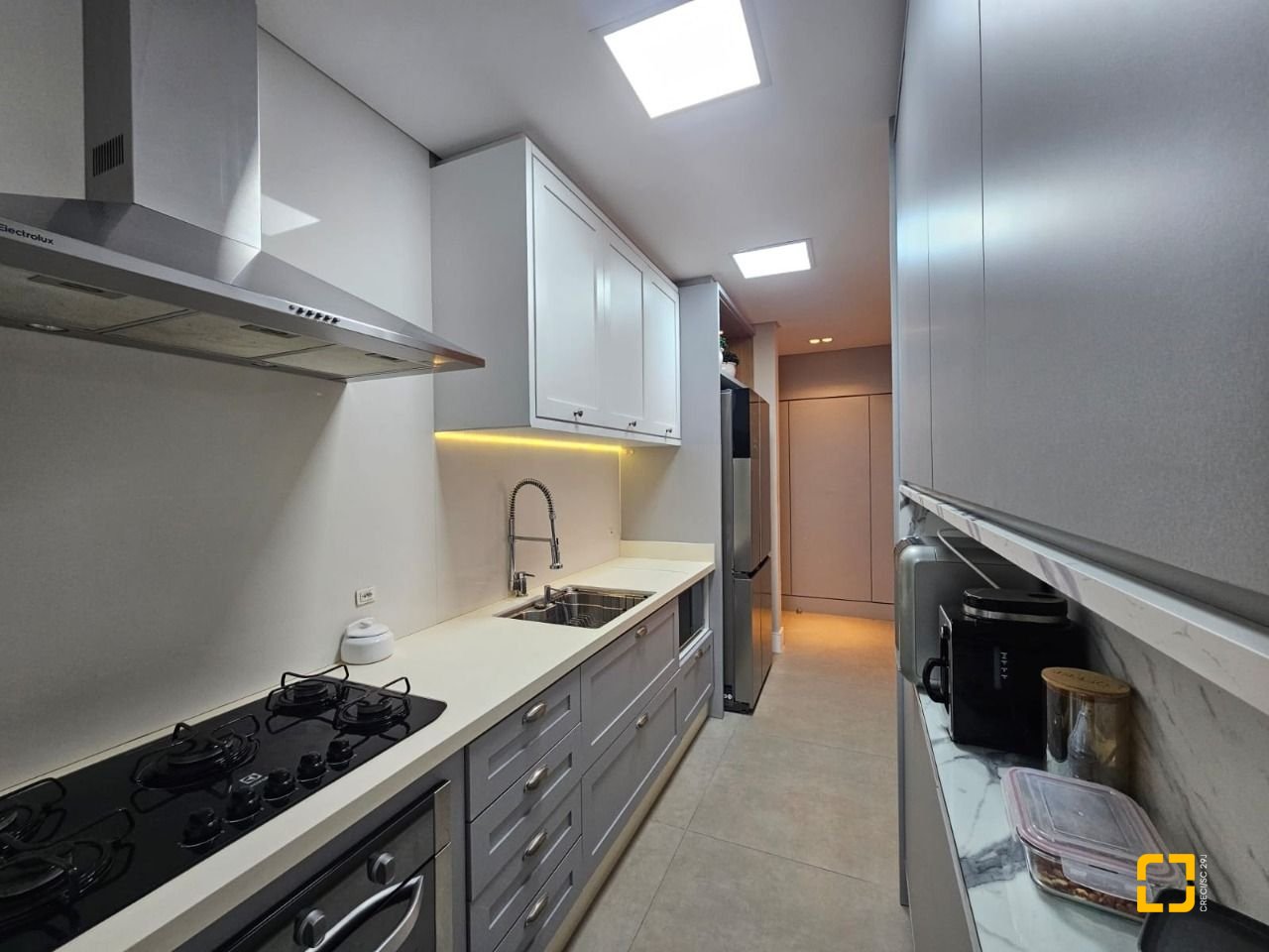 Apartamento com 107m², 3 quartos (sendo 1 suíte), 2 garagens, no bairro Campinas em São José