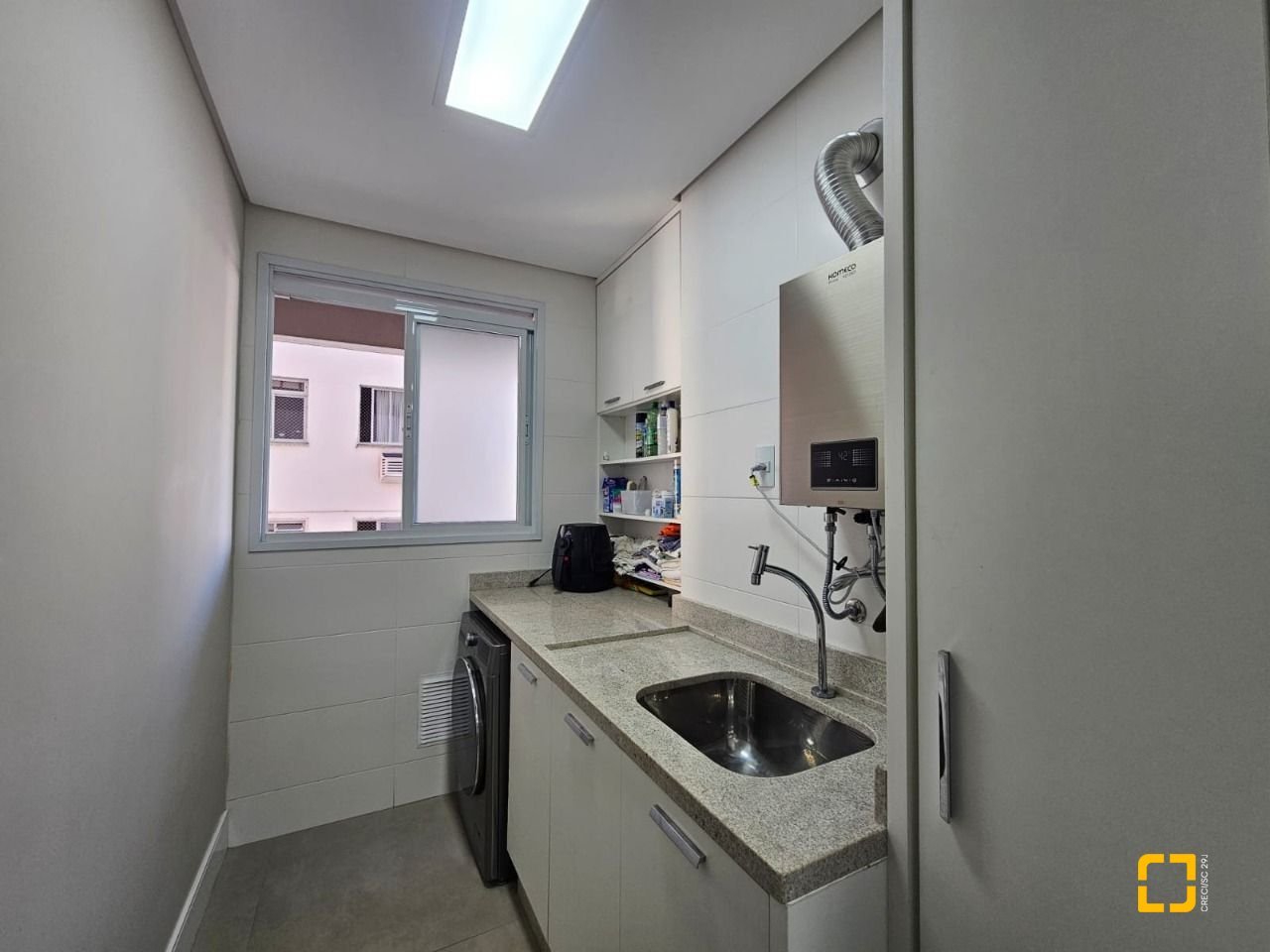 Apartamento com 107m², 3 quartos (sendo 1 suíte), 2 garagens, no bairro Campinas em São José