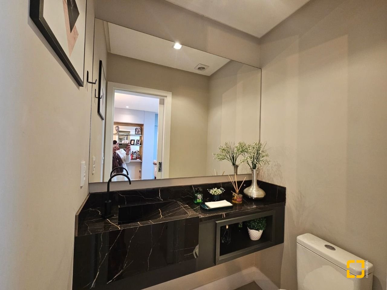 Apartamento com 107m², 3 quartos (sendo 1 suíte), 2 garagens, no bairro Campinas em São José