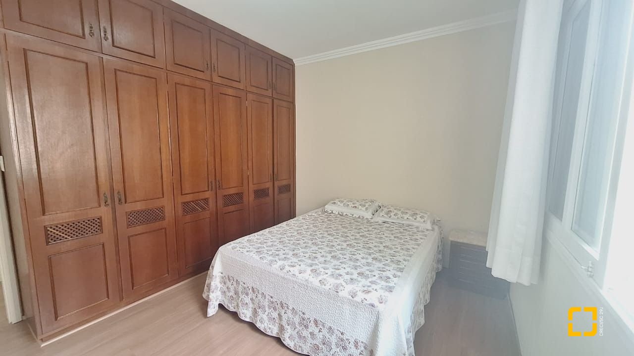 Casa com 185m², 5 quartos (sendo 1 suíte), 2 garagens, no bairro Capoeiras em Florianópolis