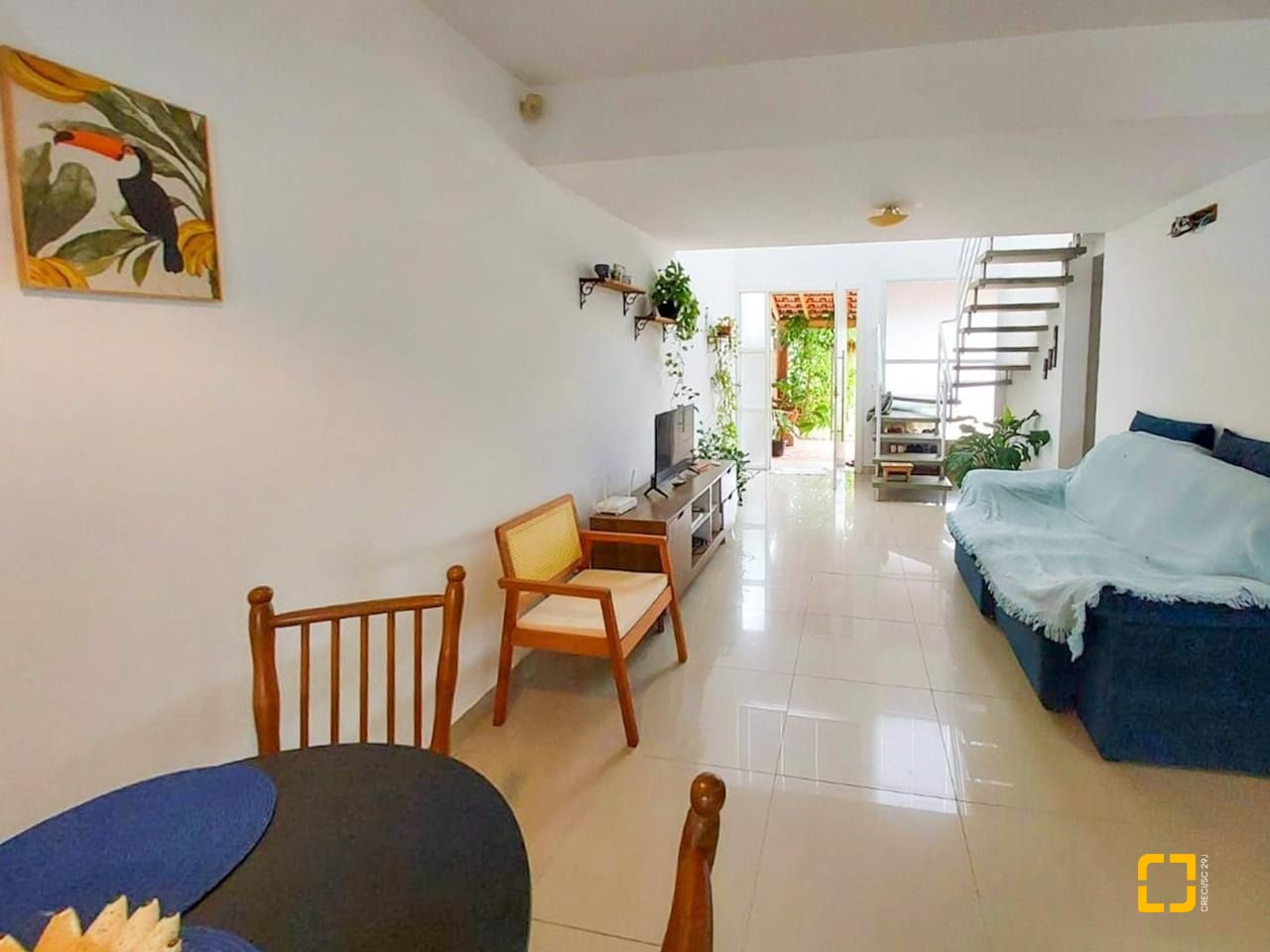 Casa com 99m², 4 quartos (sendo 2 suítes), 2 garagens, no bairro Ribeirão da Ilha em Florianópolis