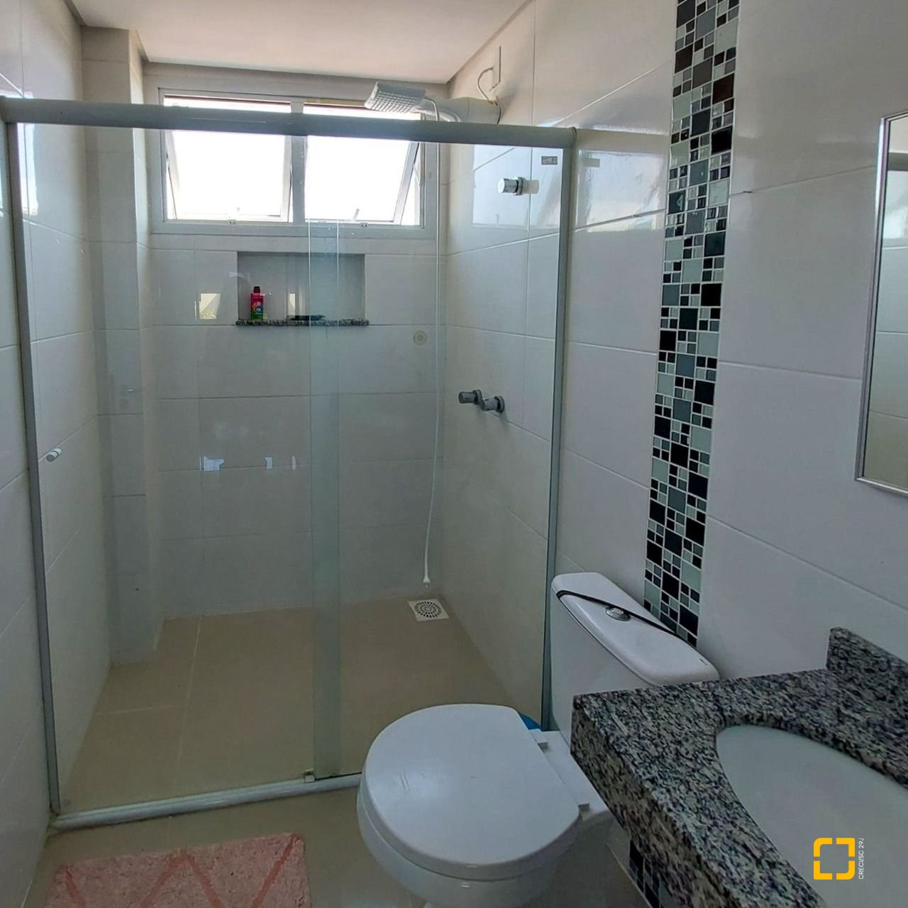 Casa com 99m², 4 quartos (sendo 2 suítes), 2 garagens, no bairro Ribeirão da Ilha em Florianópolis