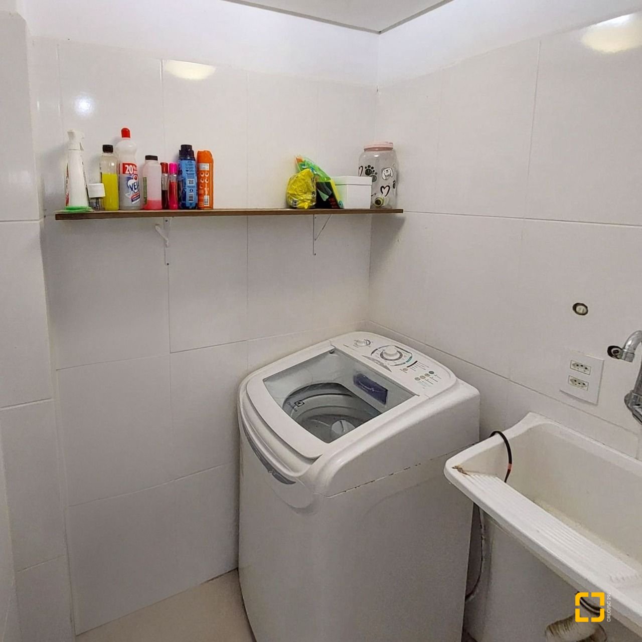 Casa com 99m², 4 quartos (sendo 2 suítes), 2 garagens, no bairro Ribeirão da Ilha em Florianópolis
