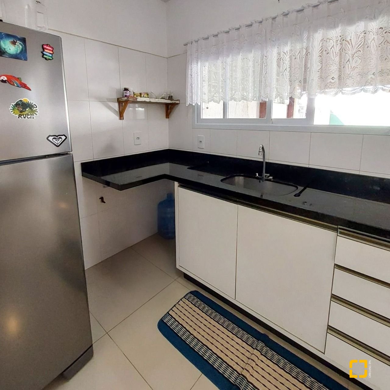 Casa com 99m², 4 quartos (sendo 2 suítes), 2 garagens, no bairro Ribeirão da Ilha em Florianópolis