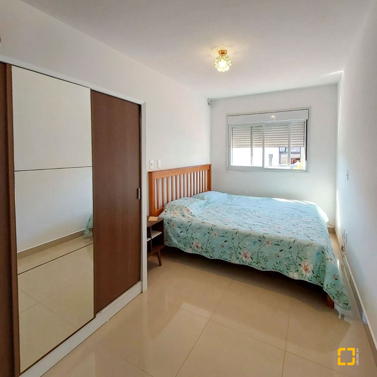 Casa com 99m², 4 quartos (sendo 2 suítes), 2 garagens, no bairro Ribeirão da Ilha em Florianópolis