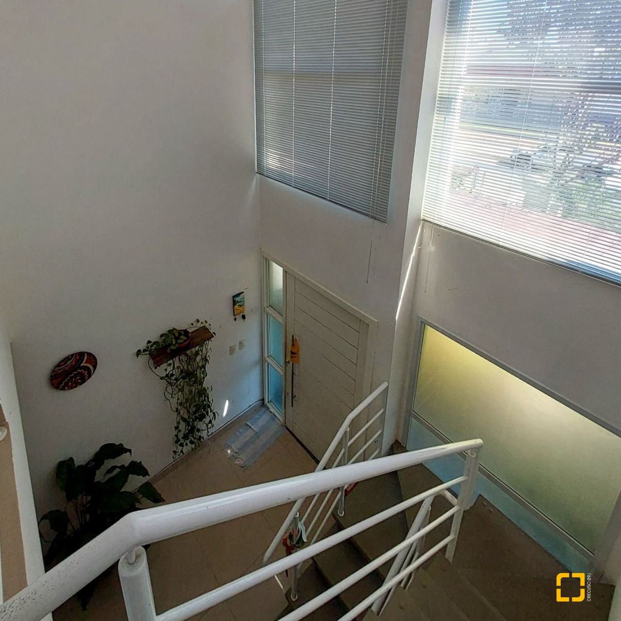 Casa com 99m², 4 quartos (sendo 2 suítes), 2 garagens, no bairro Ribeirão da Ilha em Florianópolis