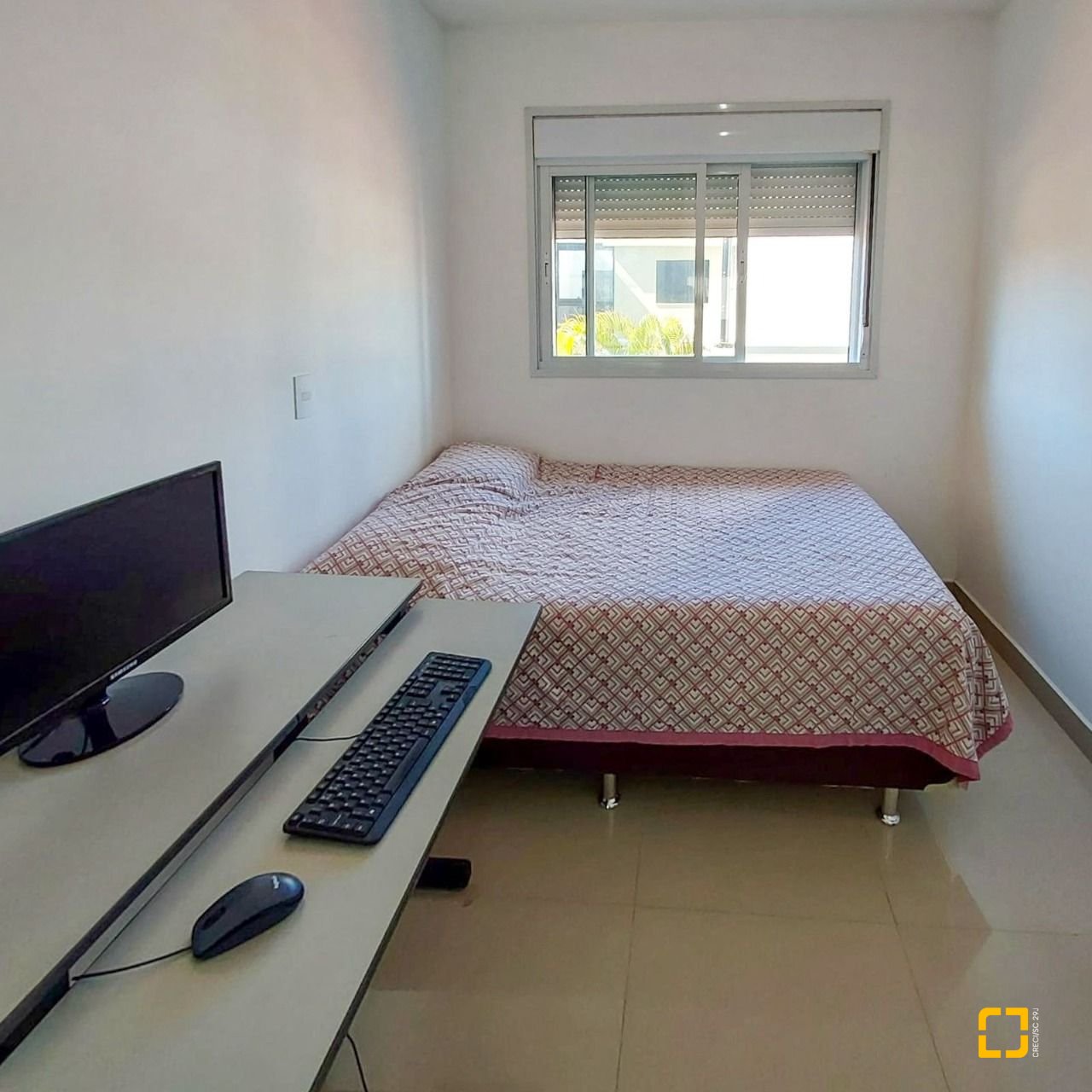 Casa com 99m², 4 quartos (sendo 2 suítes), 2 garagens, no bairro Ribeirão da Ilha em Florianópolis