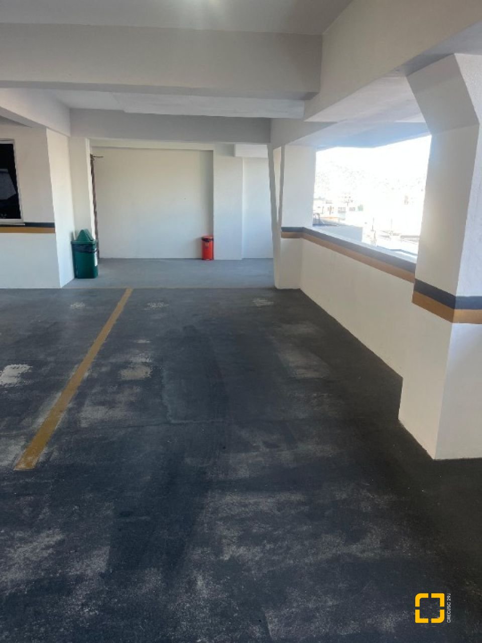 Apartamento com 45m², 2 quartos (sendo 1 suíte), 1 garagem, no bairro Carvoeira em Florianópolis