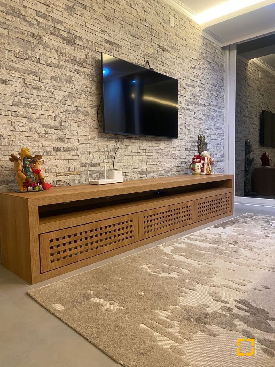 Casa com 365m², 3 quartos (sendo 3 suítes), 11 garagens, no bairro Beiramar em Florianópolis