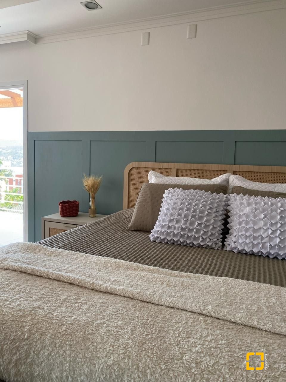 Casa com 365m², 3 quartos (sendo 3 suítes), 11 garagens, no bairro Beiramar em Florianópolis
