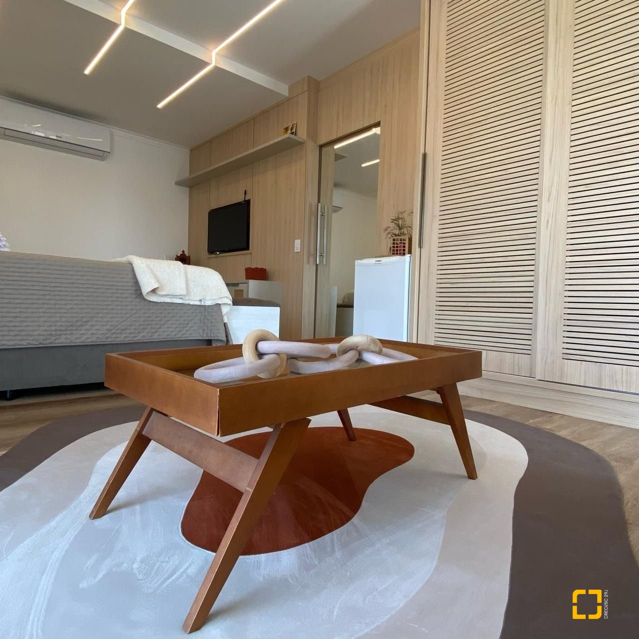 Casa com 365m², 3 quartos (sendo 3 suítes), 11 garagens, no bairro Beiramar em Florianópolis
