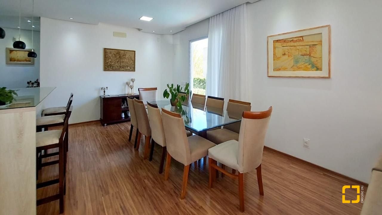 Casa com 322m², 6 quartos (sendo 3 suítes), 2 garagens, no bairro Lagoa da Conceição em Florianópolis