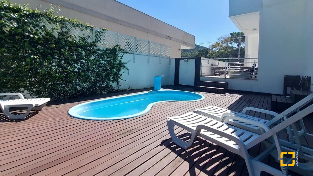 Casa com 322m², 6 quartos (sendo 3 suítes), 2 garagens, no bairro Lagoa da Conceição em Florianópolis