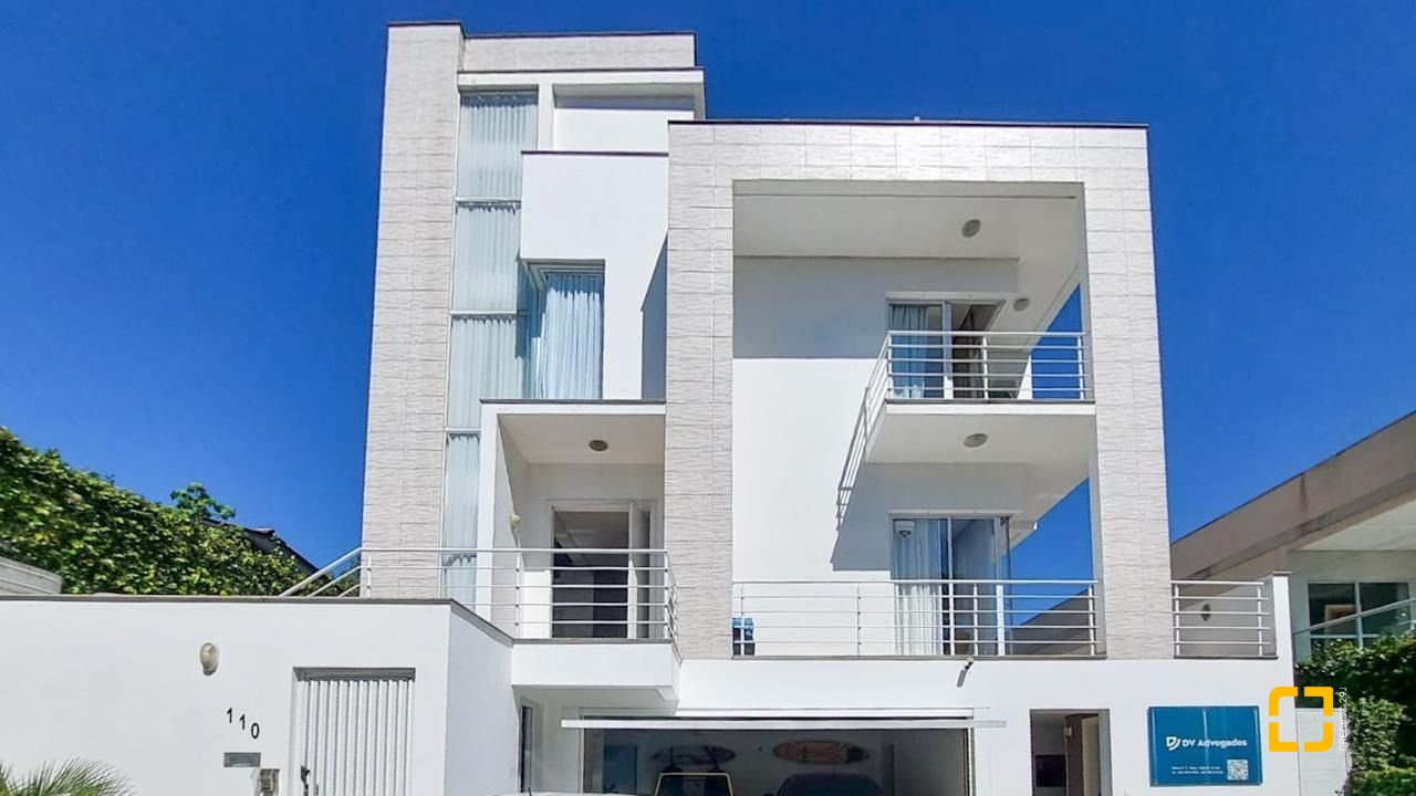 Casa com 322m², 6 quartos (sendo 3 suítes), 2 garagens, no bairro Lagoa da Conceição em Florianópolis