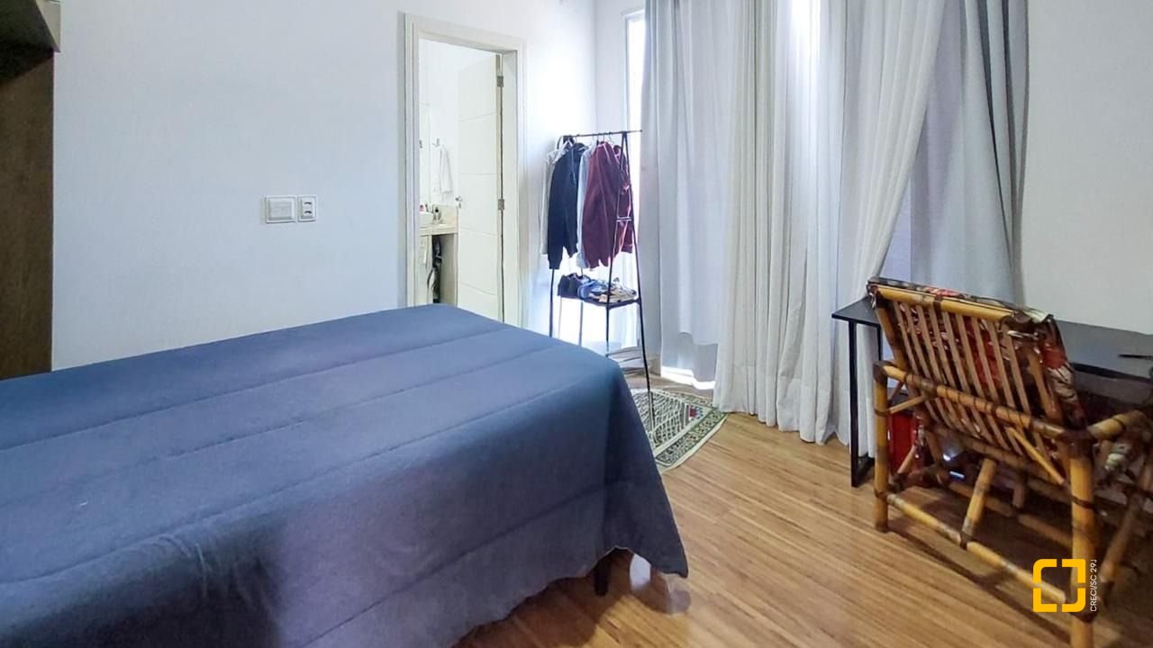 Casa com 322m², 6 quartos (sendo 3 suítes), 2 garagens, no bairro Lagoa da Conceição em Florianópolis