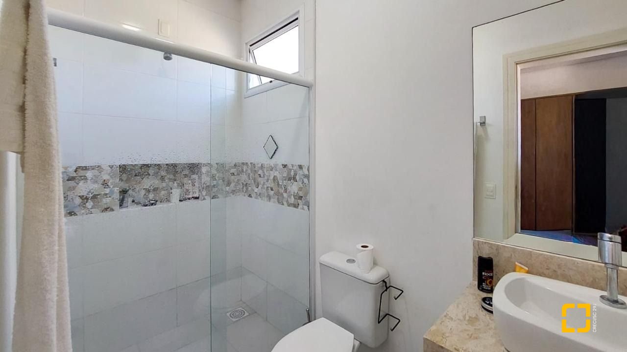 Casa com 322m², 6 quartos (sendo 3 suítes), 2 garagens, no bairro Lagoa da Conceição em Florianópolis