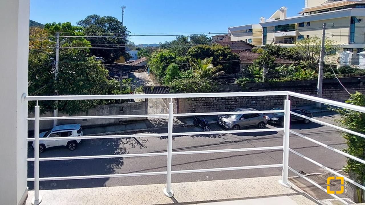 Casa com 322m², 6 quartos (sendo 3 suítes), 2 garagens, no bairro Lagoa da Conceição em Florianópolis