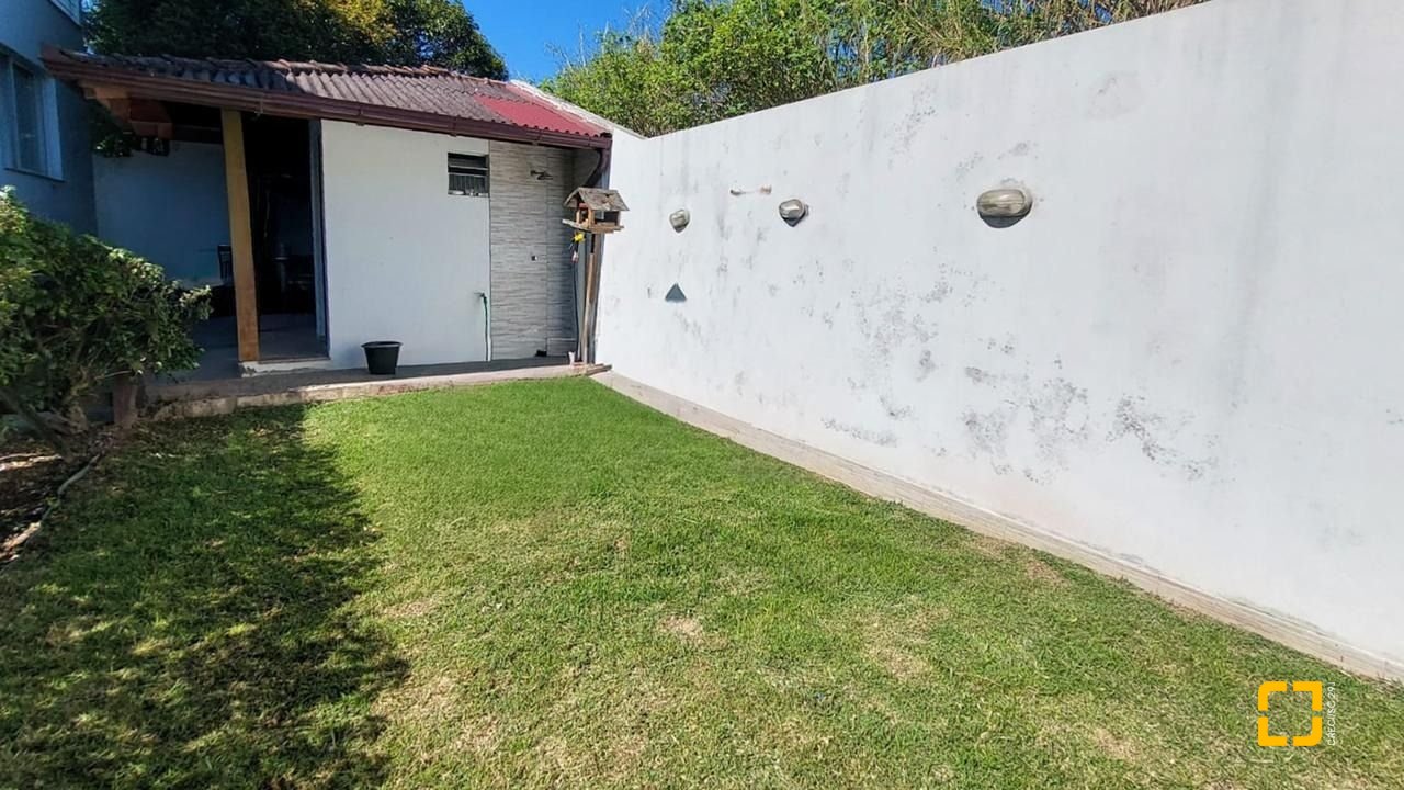 Casa com 322m², 6 quartos (sendo 3 suítes), 2 garagens, no bairro Lagoa da Conceição em Florianópolis