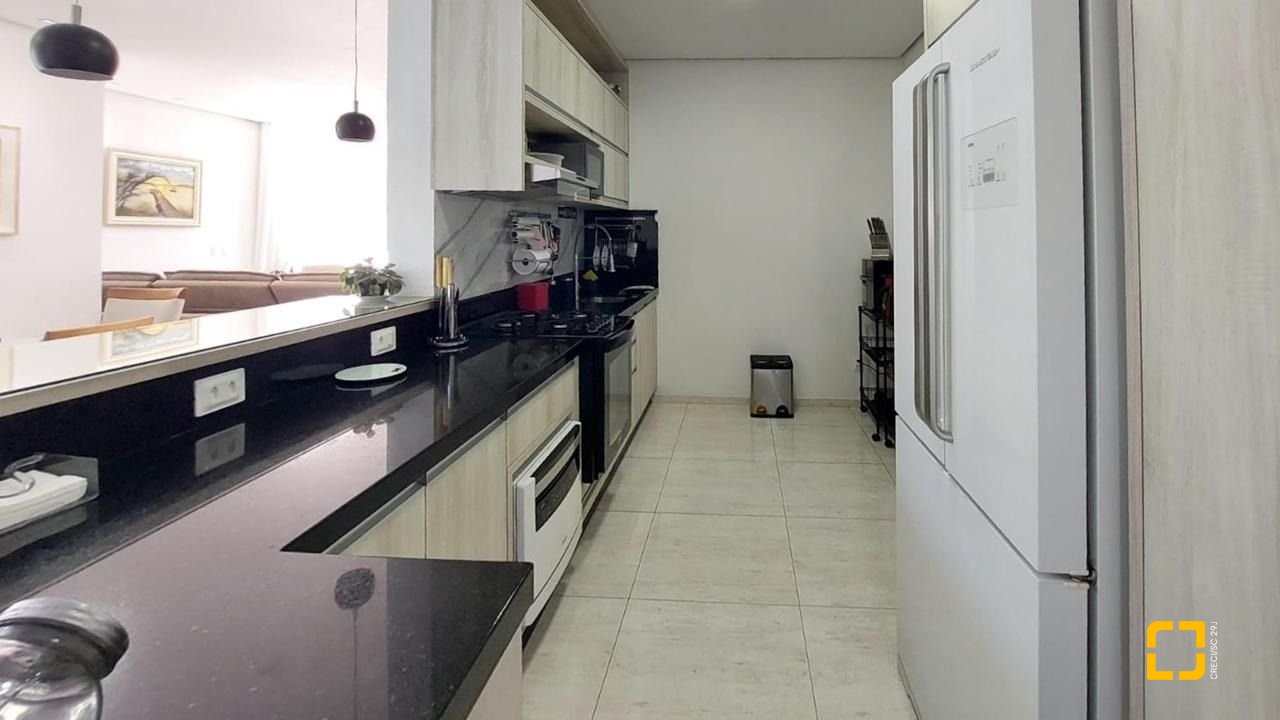 Casa com 322m², 6 quartos (sendo 3 suítes), 2 garagens, no bairro Lagoa da Conceição em Florianópolis