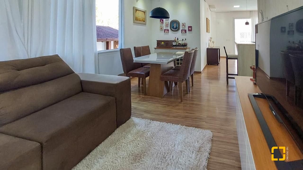 Casa com 322m², 6 quartos (sendo 3 suítes), 2 garagens, no bairro Lagoa da Conceição em Florianópolis