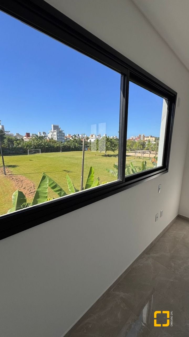 Casa com 110m², 4 quartos (sendo 2 suítes), 2 garagens, no bairro Ingleses em Florianópolis