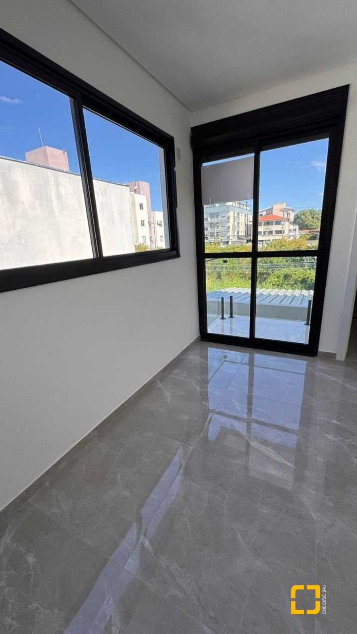 Casa com 110m², 4 quartos (sendo 2 suítes), 2 garagens, no bairro Ingleses em Florianópolis