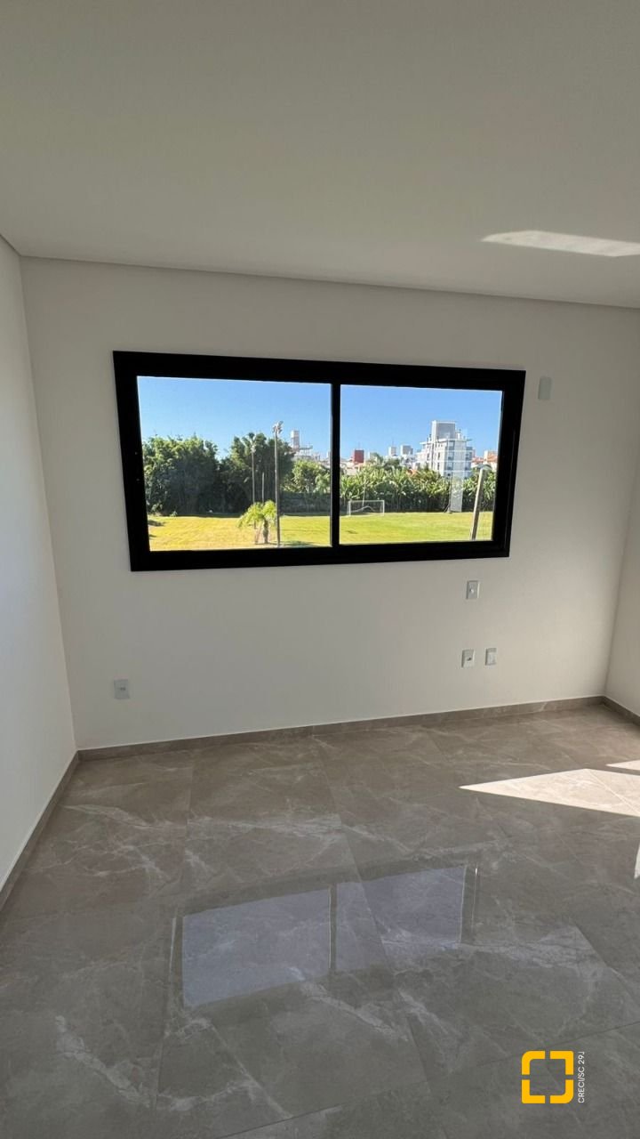 Casa com 110m², 4 quartos (sendo 2 suítes), 2 garagens, no bairro Ingleses em Florianópolis