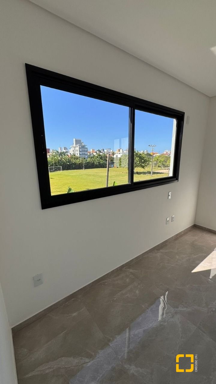 Casa com 110m², 4 quartos (sendo 2 suítes), 2 garagens, no bairro Ingleses em Florianópolis