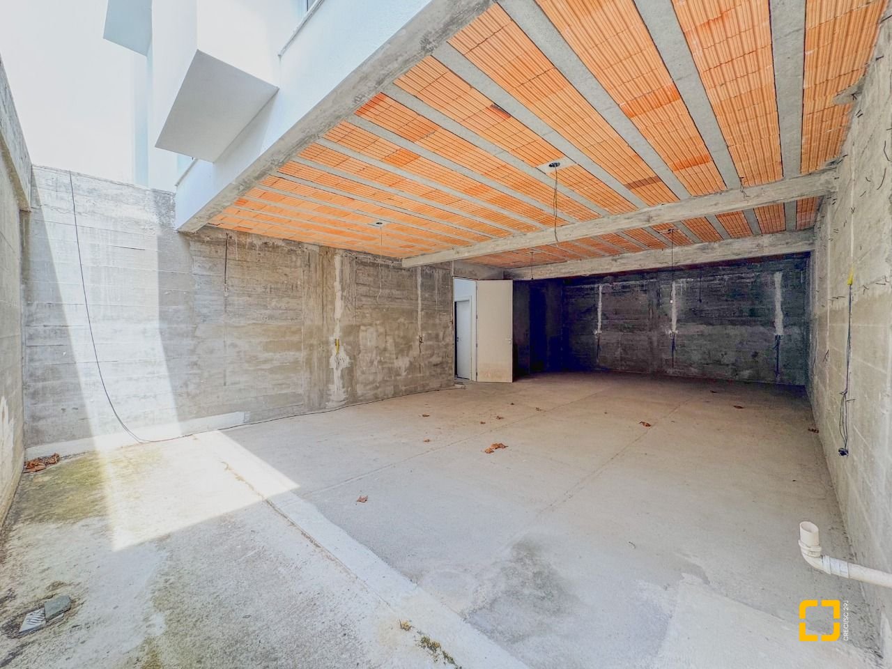 Casa com 450m², 8 quartos (sendo 4 suítes), 4 garagens, no bairro Jurerê Internacional em Florianópolis